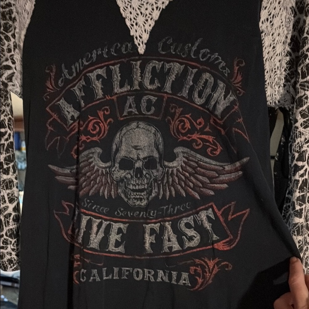 Black Long Sleeve Graphic Blouse - Picture 2 of 13